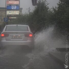 Сильный дождь и ветер ожидаются в Алматы 