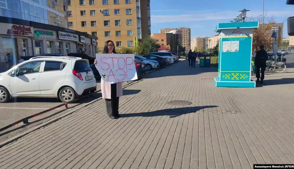 В Астане задержали активистку, вышедшую на акцию протеста